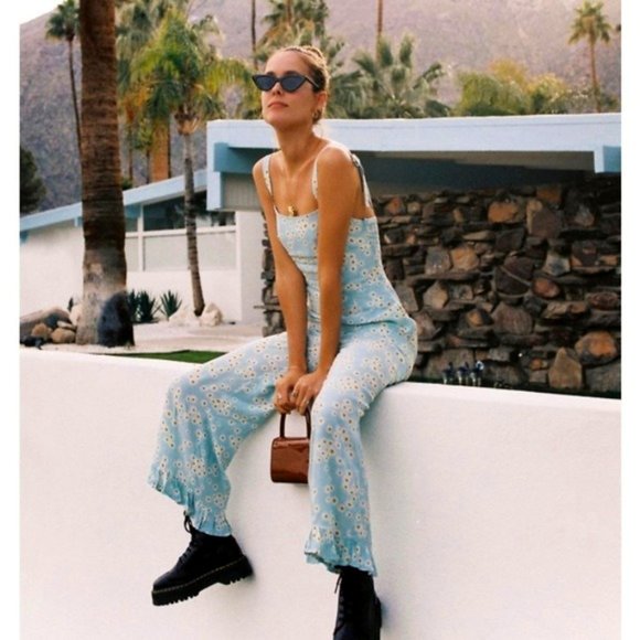 Faithfull the Brand Pants - 🎉HP🎉 Faithful the Brand Frankie Floral Jumpsuit